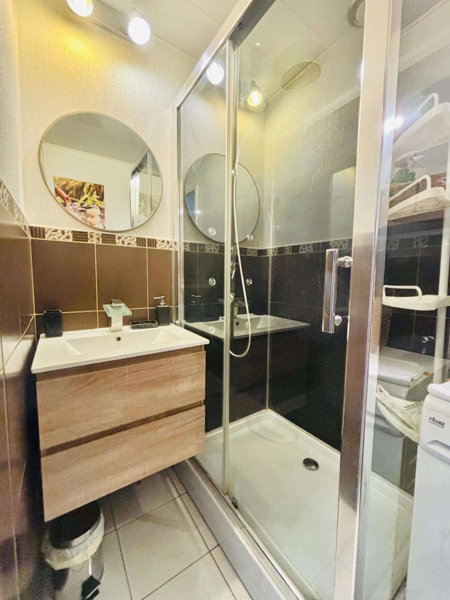 Superbe appartement a proximité de Disneyland Saint-Thibault-des-Vignes Esterno foto